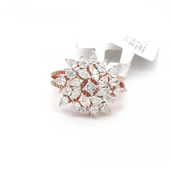 Lovely Cocktail Ring in Diamond For Women