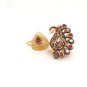 GOLD TWO FINGER COCKTAIL RING WITH KUNDAN 664